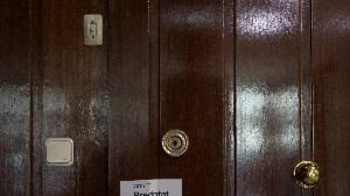 Hallan el cadáver de un bebé en el patio de luces de un edificio de Barcelona