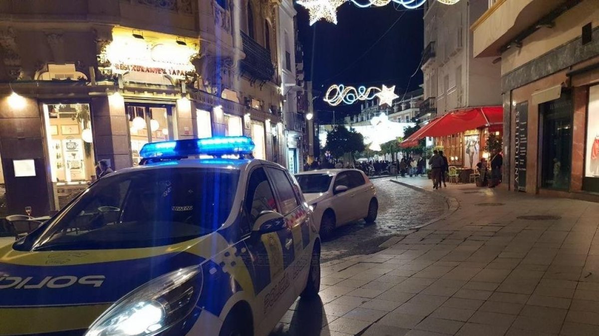Imatge d’un cotxe patrulla de la Policia Local de Sevilla.