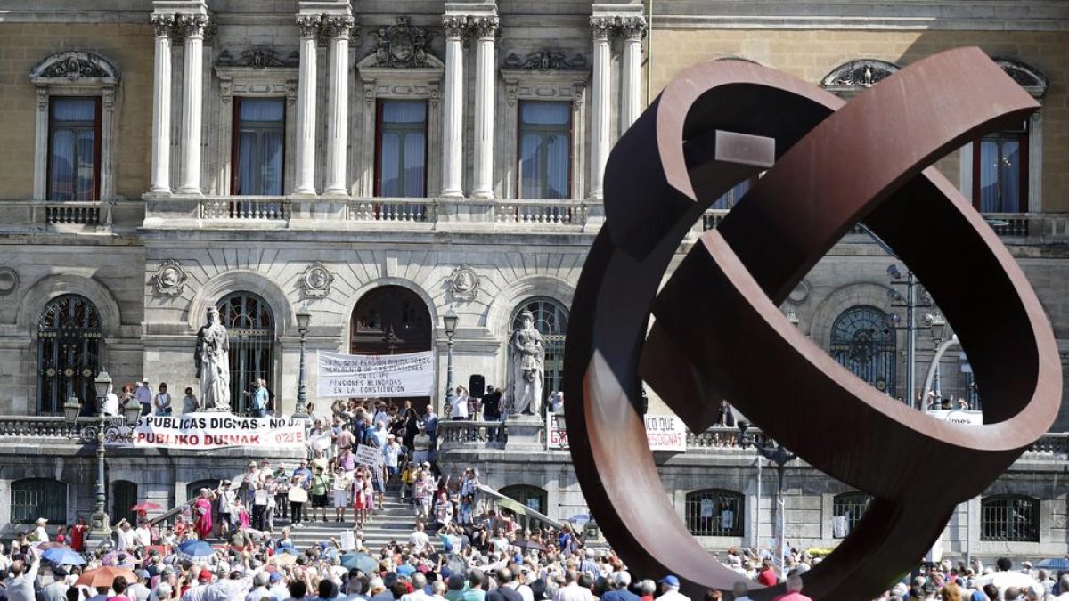 Movilización el lunes en Bilbao para reclamar la mejora de las pensiones públicas.