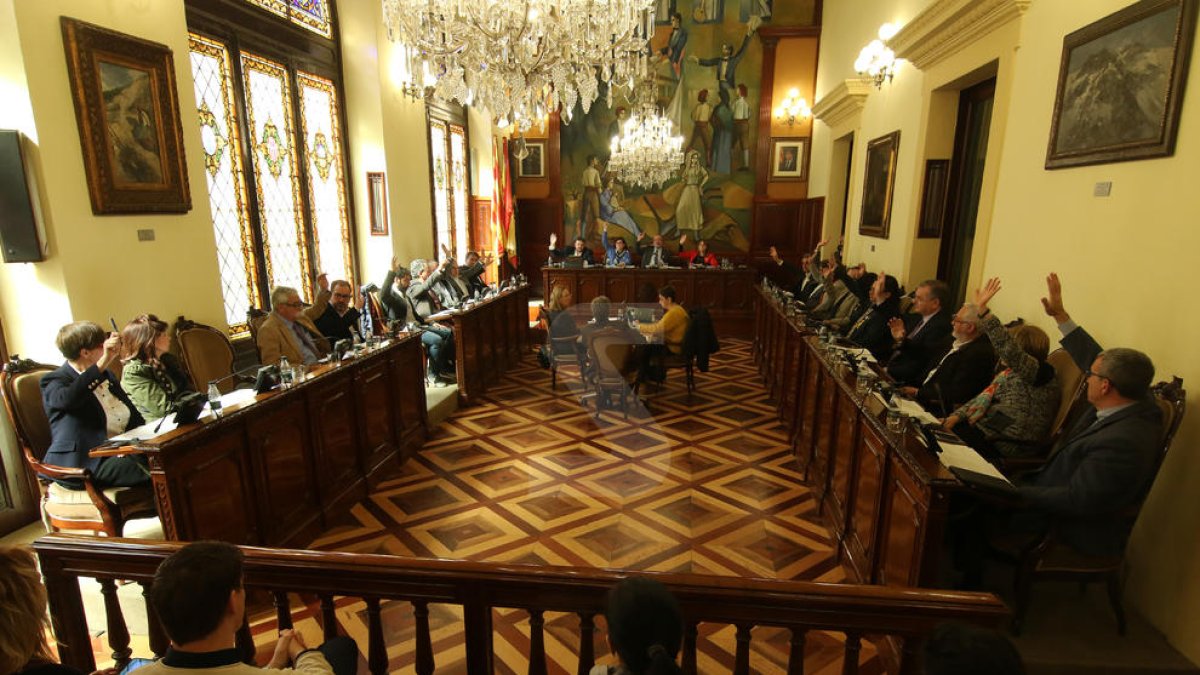 La Diputación de Lleida pide el acercamiento de los 'presos políticos'
