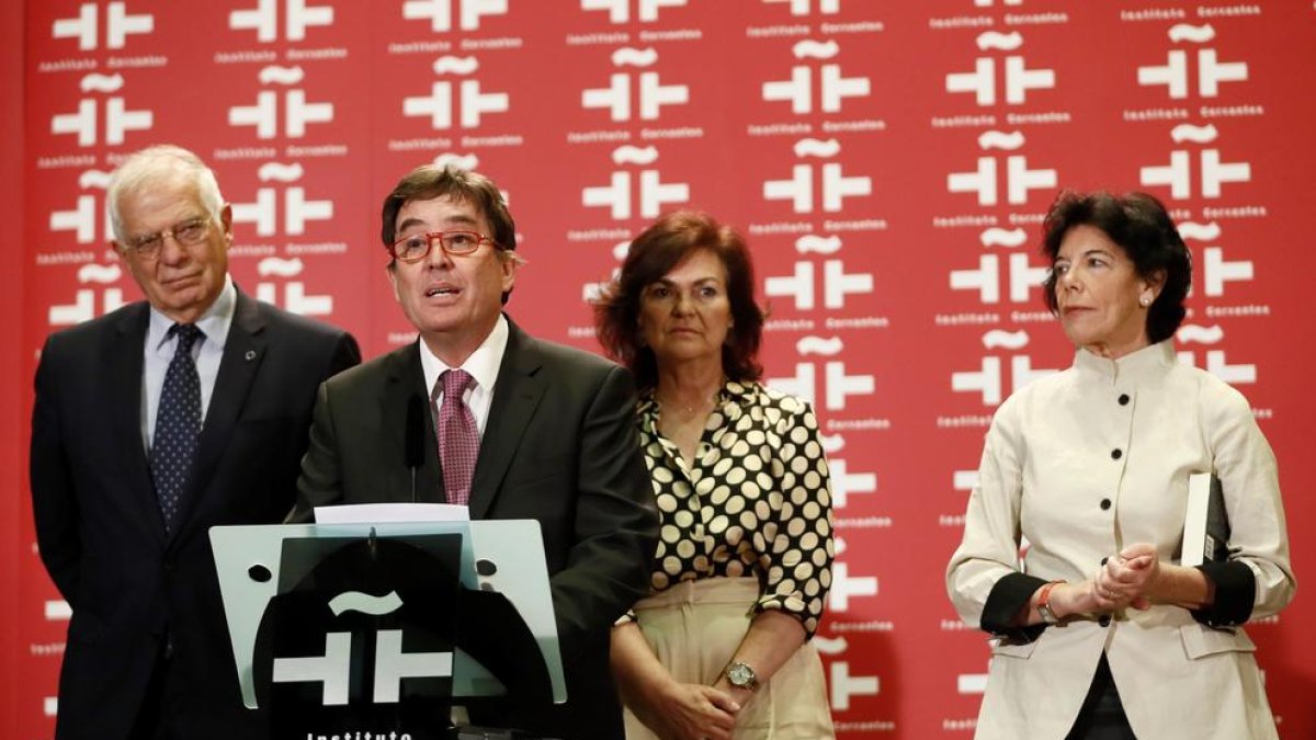 El poeta y catedrático Luis García Montero, ayer en su toma de posesión como director del Cervantes.