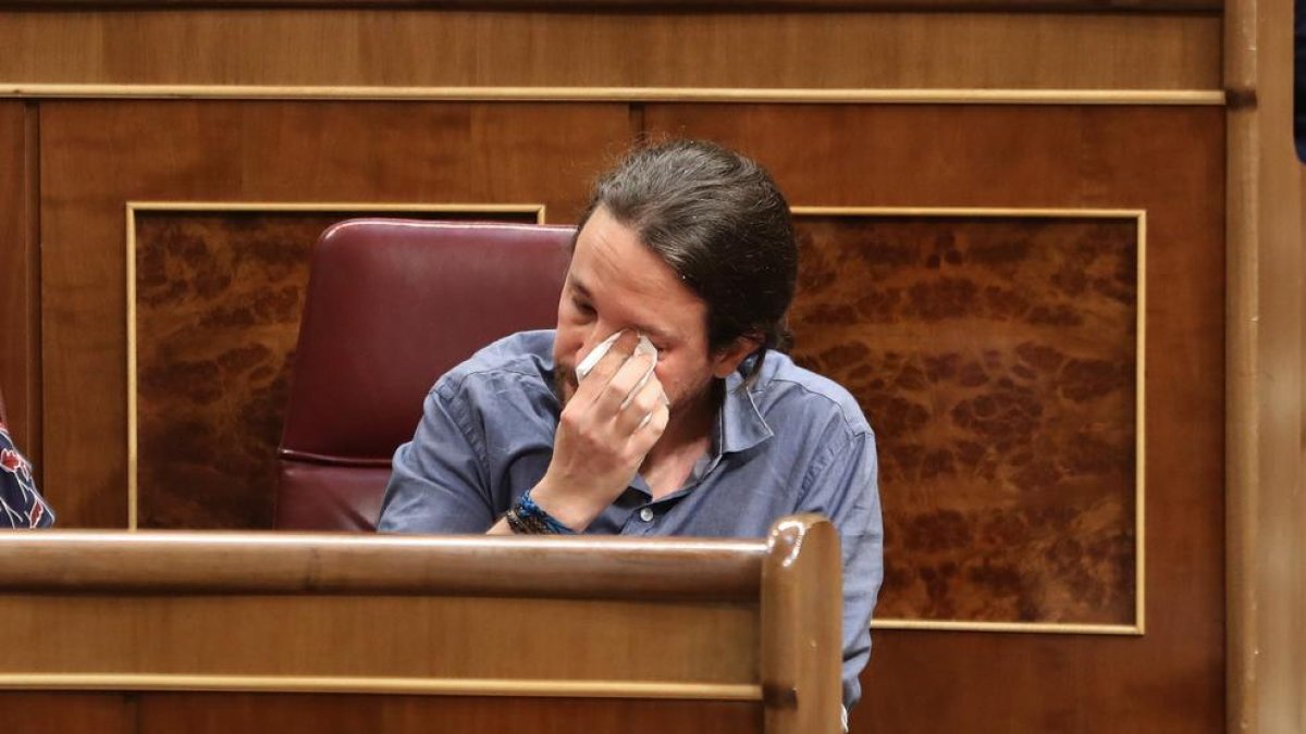 Pablo Iglesias se emociona durante su intervención en el Congreso de los Diputados.