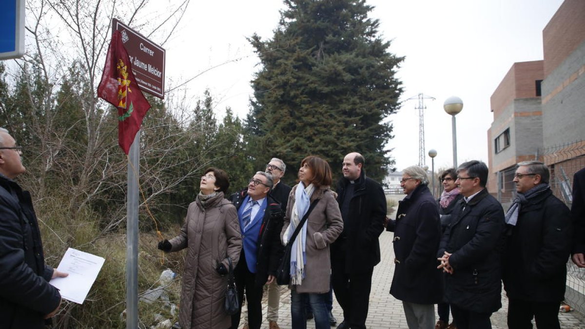 Momento de la inauguración de la calle, en la partida de Montcada.