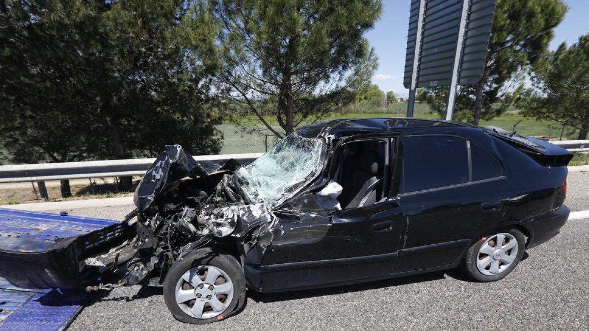 Un accident amb dos ferits i unes obres compliquen la circulació a l'A-2 a Alcoletge