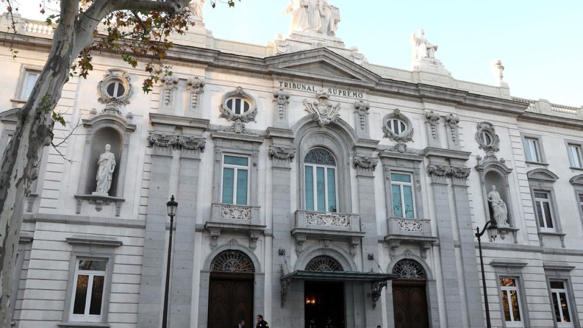 El Suprem rebutja paralitzar de moment l'exhumació de Franco