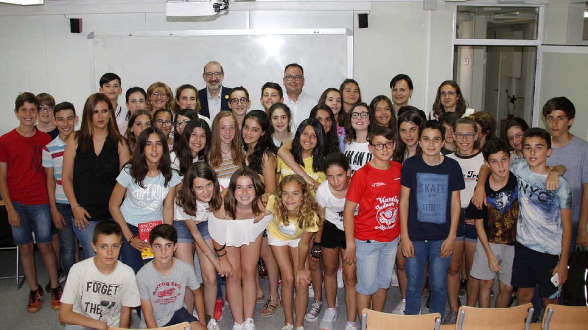 El periodista Antoni Bassas cautiva al público en un acto en Alpicat