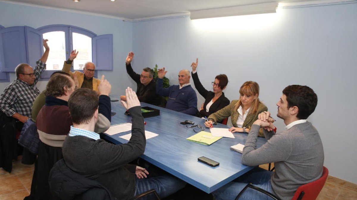Reprovació de l’alcalde al ple de Gimenells al desembre.