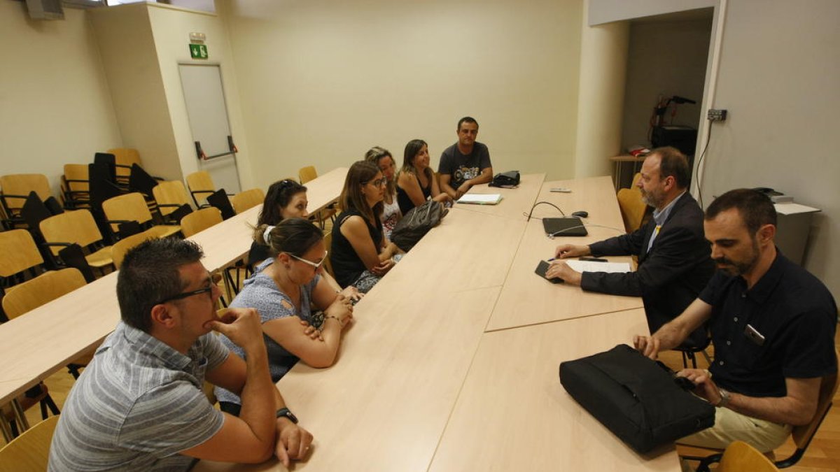 Las familias se reunieron ayer por la tarde con Carles Vega.