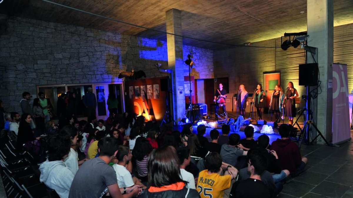 Concierto del conjunto Ialma, el domingo en Son, y ‘master class’ de acordeón del belda Didier Laloy, ayer en el Ecomuseu en Esterri d’Àneu.