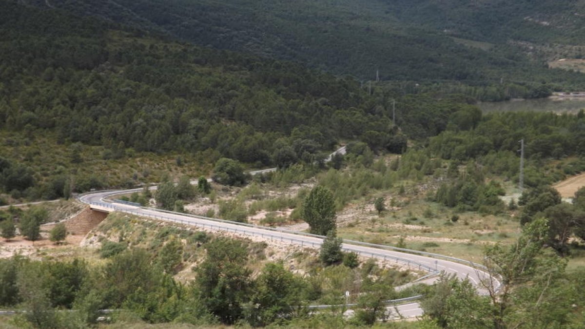 El tram de l’accés a Llimiana des de la C-13 que ja es va millorar.