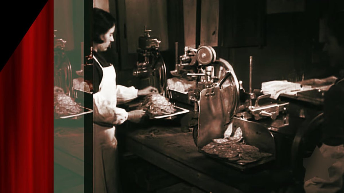 El artista leridano presenta ‘Poble’, con imágenes de la Guerra Civil.