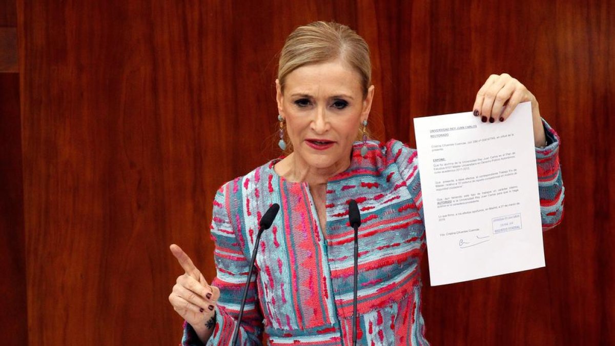 El tribunal del màster de Cifuentes no va existir, segons El Confidencial
