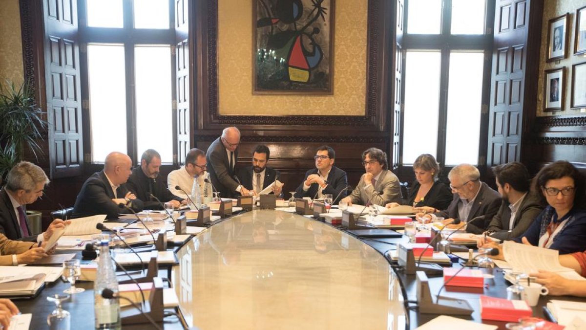 JxCat, ERC i CUP paralitzen la comissió d'investigació de l'espionatge dels Mossos