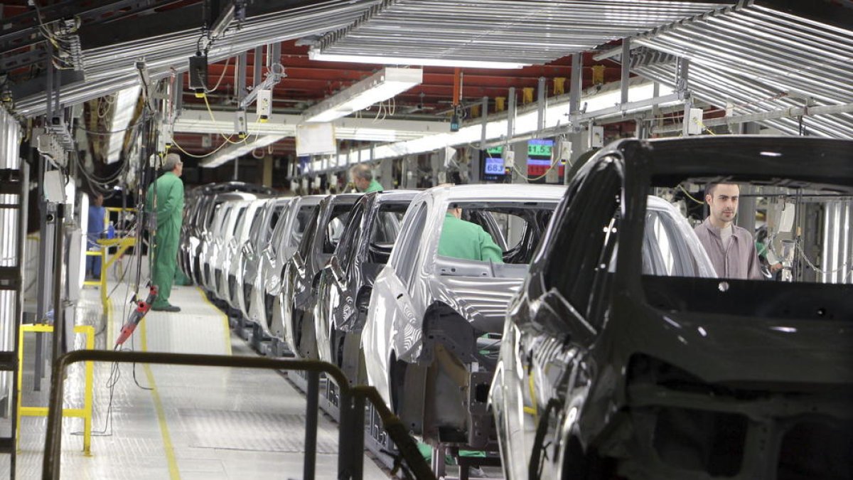 Imagen de una factoría automovilística de Figueruelas.