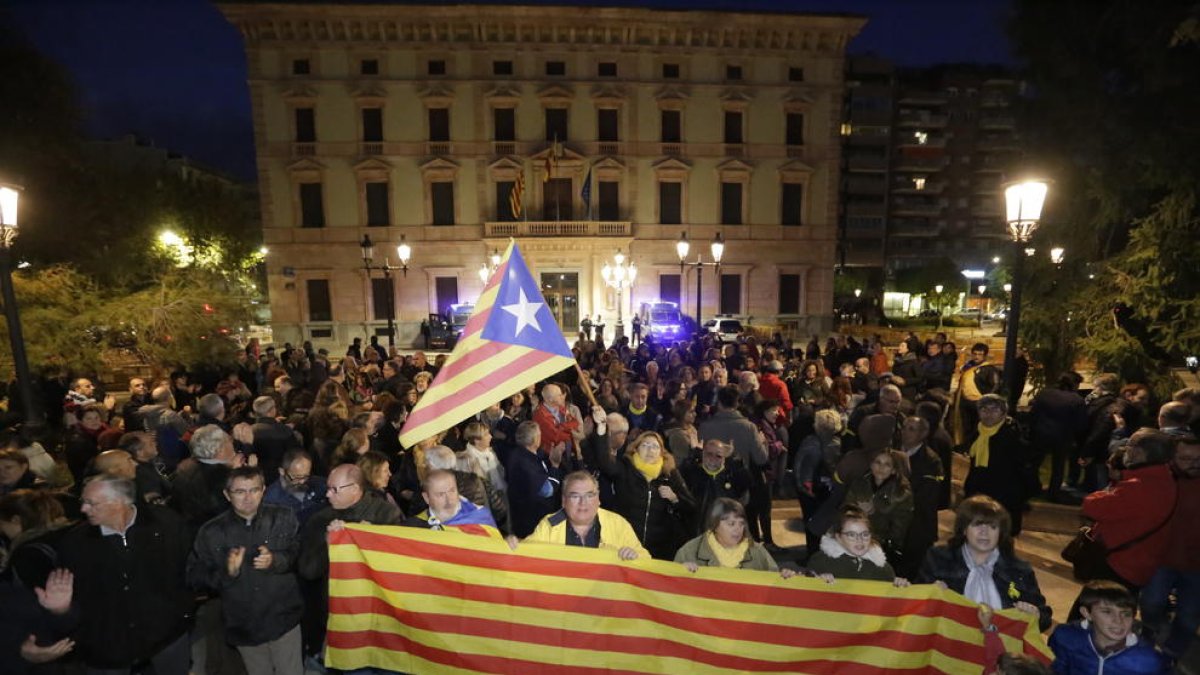 La Fiscalia cita més de cent policies i guàrdies civils per declarar en el judici de l'1-O