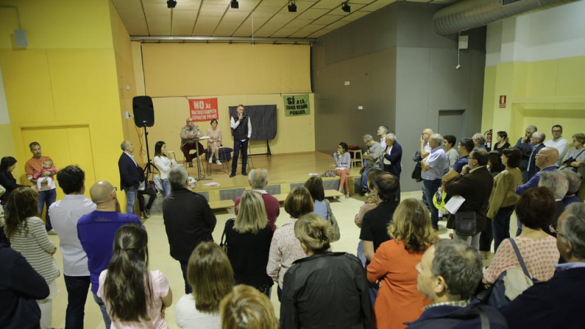 La nova associació va celebrar l’assemblea en una sala del col·legi Ciutat Jardí.