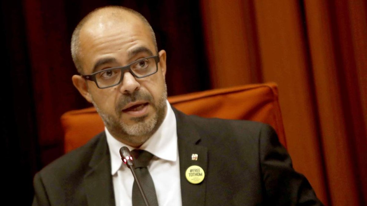 Interior vol homogeneïtzar Mossos i policies locals perquè 