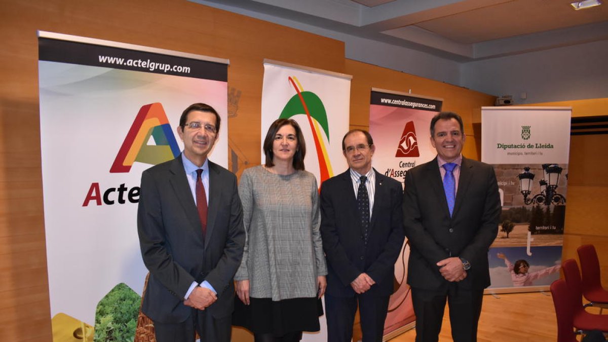 Representants d’Actel i d’Agroseguro, ahir, a Lleida.