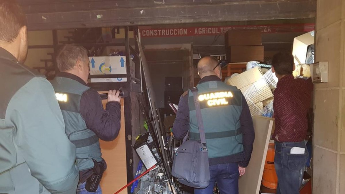 Registro del almacén que tenían los tres detenidos.