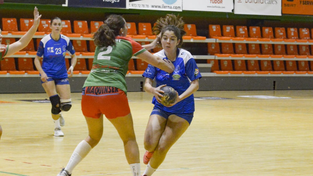 Una acción del partido de ayer entre la Associació y el Sant Quirze.