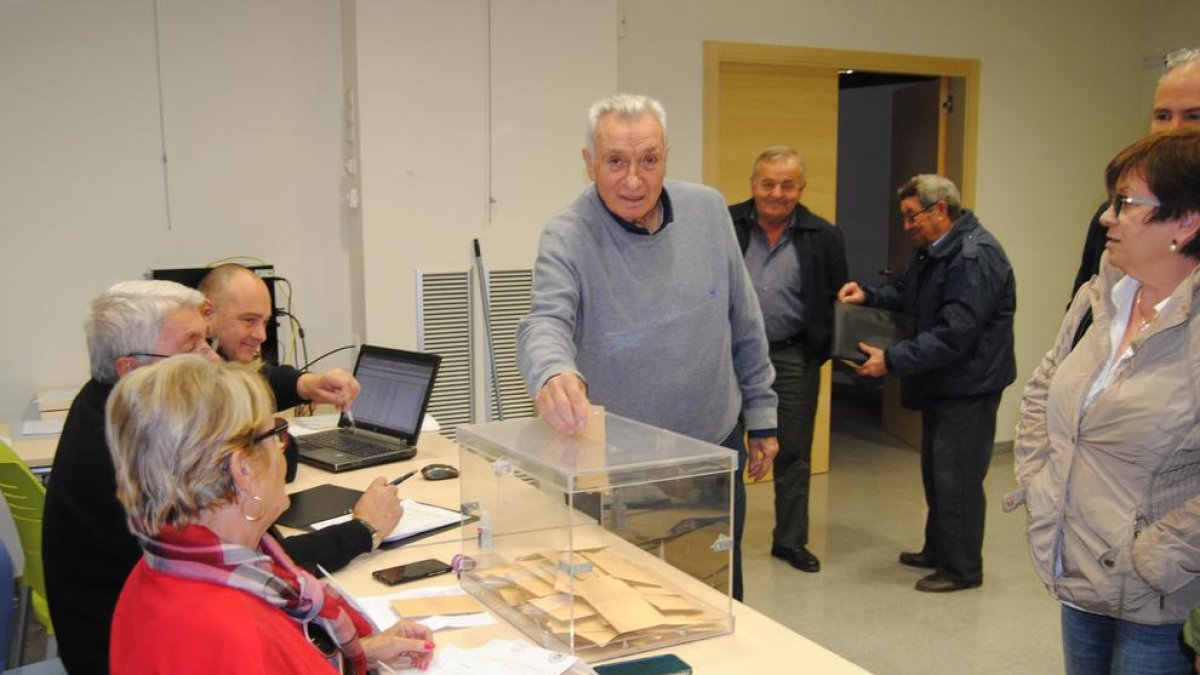 Entre els participants al procés hi havia l’exfutbolista del Barça Josep Maria Fusté.