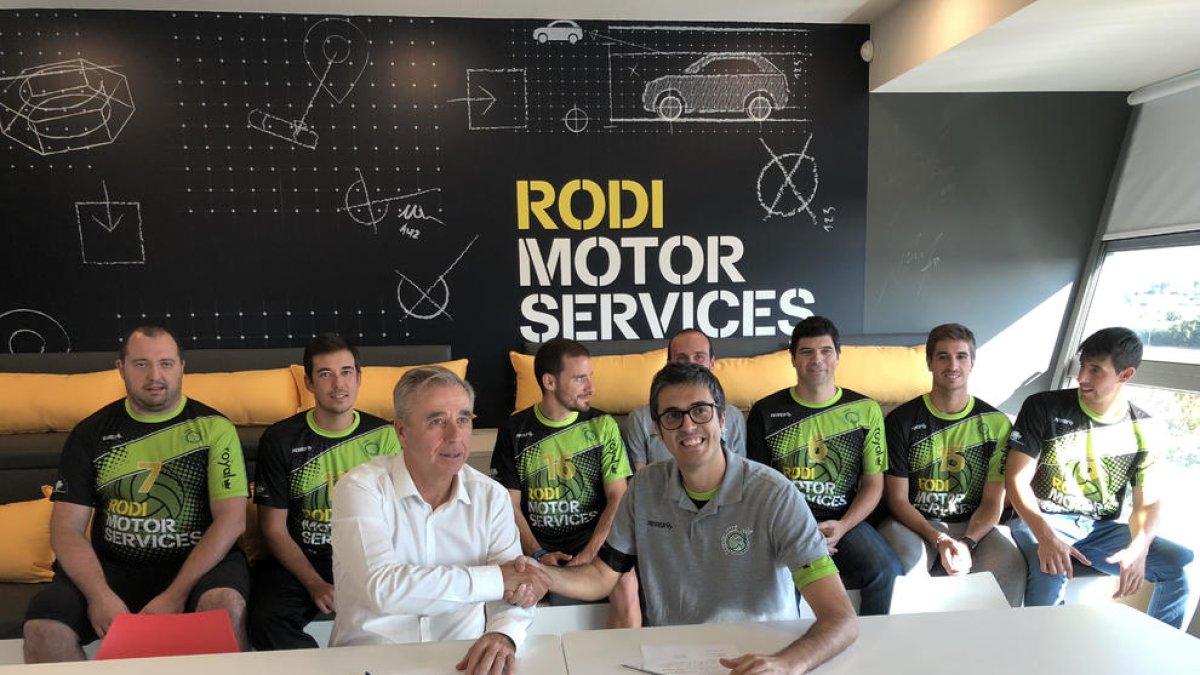 Josep Esteve i Juan Campillos, ahir durant la firma del conveni.