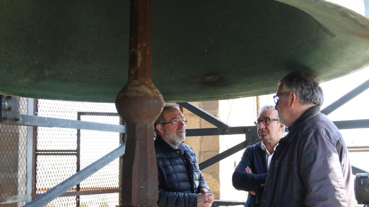 El presidente Joan Reñé, de visita a la Silvestra en el campanario.