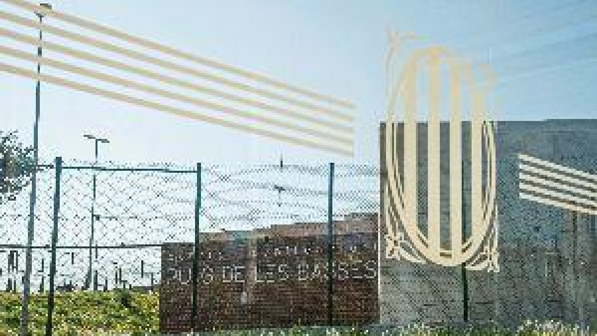 Carme Forcadell y Dolors Bassa salen de la cárcel de Alcalá hacia Catalunya