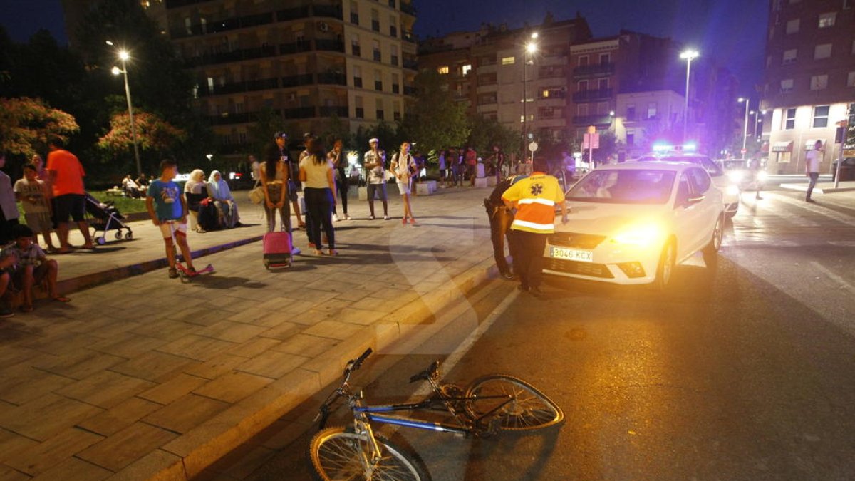 Atropellado un ciclista en la avenida Prat de la Riba
