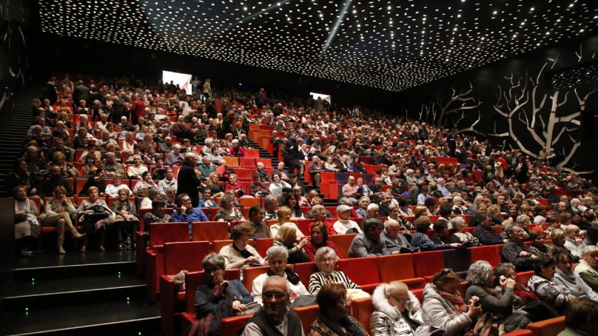 Justo Molinero vuelve a llenar la Llotja de Lleida con su nuevo espectáculo