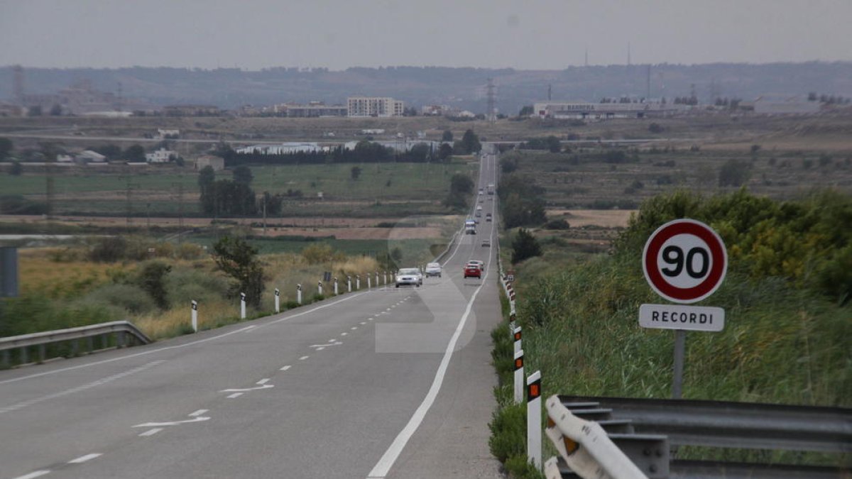 La reforma de la Ley de Tráfico podría bajar a 90 km/h la velocidad máxima en carreteras convencionales