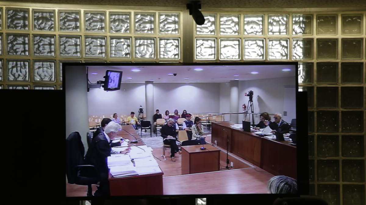 Vista dels acusats, Fernando Blanco i Margarita Garau, ahir durant la tercera sessió del judici.