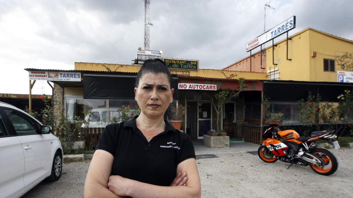 Yolanda Partida, ante el restaurante que dirige desde 2012.