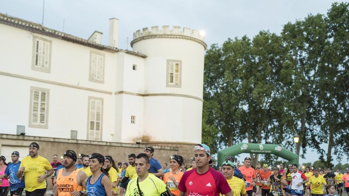 Un moment de la sortida de la Cursa Nocturna del Castell del Remei, celebrada el cap de setmana.