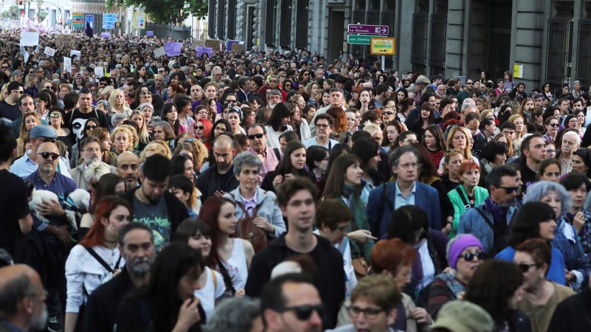 Manifestantes protestan en las calles de Madrid por la sentencia de La Manada.