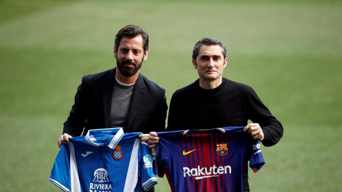 Quique Sánchez Flores y Ernesto Valverde se hicieron ayer la tradicional foto previa al derbi.