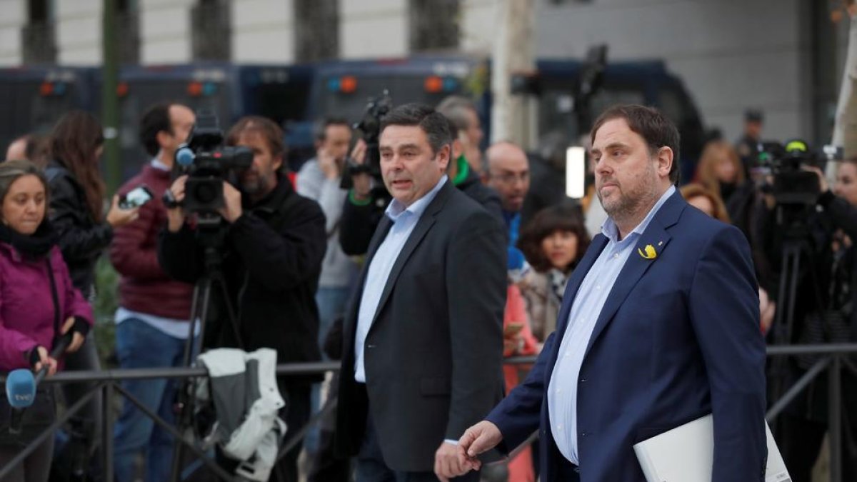 Junqueras demana al Suprem que el deixi sortir de la presó per a la investidura