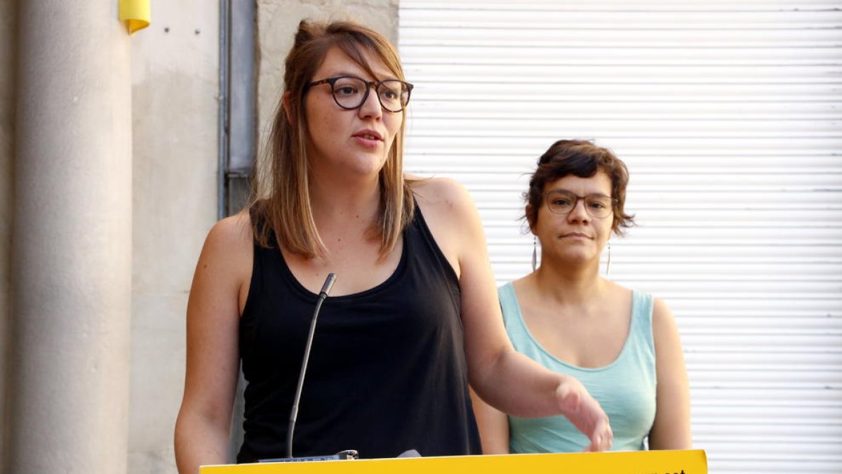 La alcaldesa de Berga recibe la orden que la inhabilita seis meses  -  La alcaldesa de Berga, Montse Venturós, ha recibido la orden de ejecución de sentencia que la inhabilita de la acción política durante 6 meses. El juzgado de Manresa dictó  ...