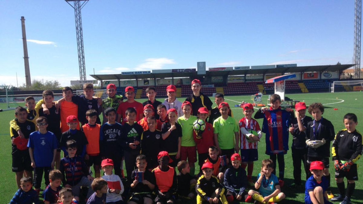 Colaboración entre el CF Balaguer y Cáritas en las Estades del club