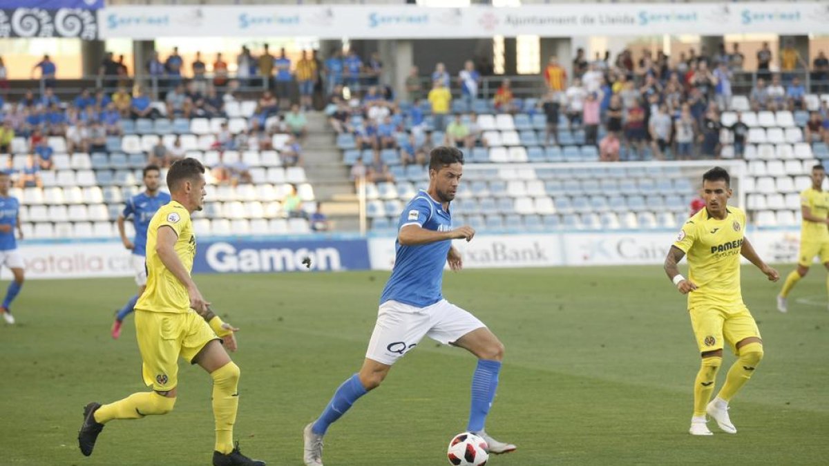 Pedro Martín, en una acció al primer partit de Lliga.