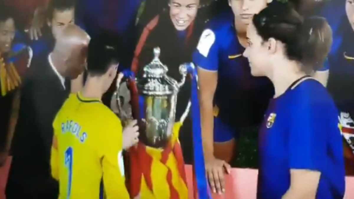 Rubiales i la senyera de la polèmica.