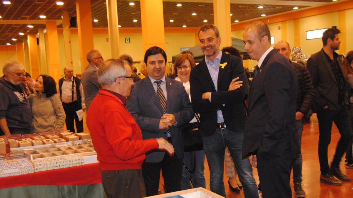 Les autoritats van visitar ahir el certamen ahir al migdia.