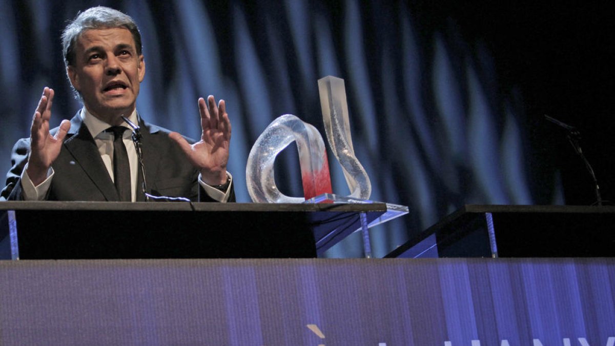 Joaquim M. Puyal cuando fue designado Català de l’Any, en 2012.