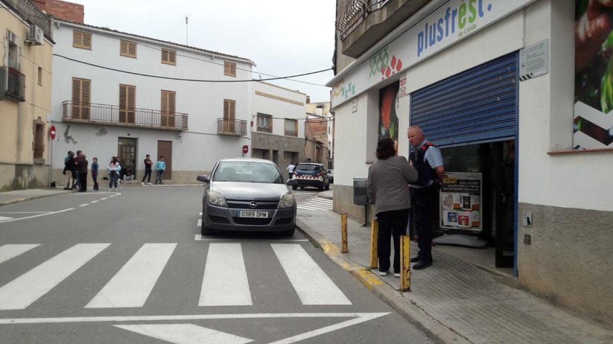 Els Mossos d’Esquadra es van presentar al lloc dels fets.