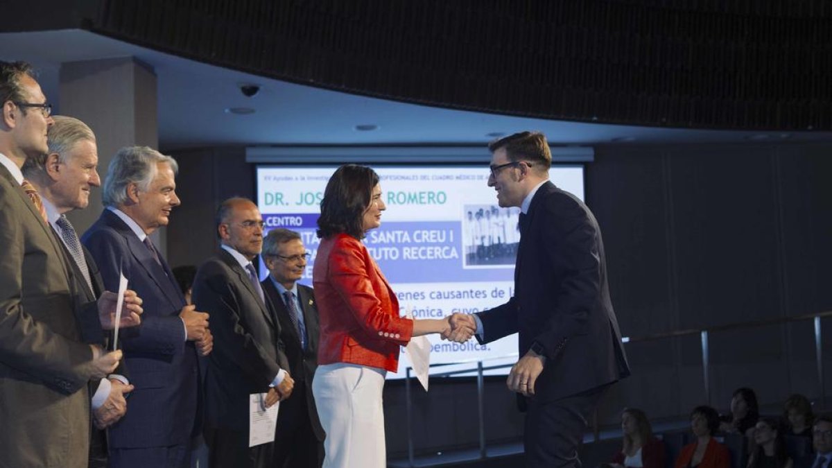 Moment en què Oriol Yuguero rep el guardó.