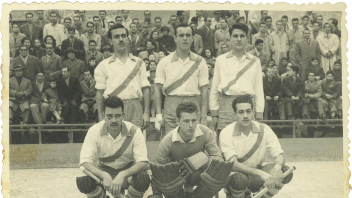 Jugadors, tècnics i directius de l’ICG Lleida Llista van rebre dijous passat l’homenatge de la ciutat per una gesta històrica.