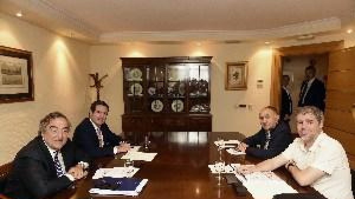 Sindicatos y patronal firman el acuerdo para subir los salarios hasta 2020