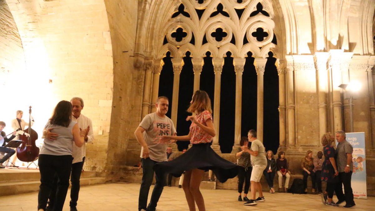 Lleida Swing celebra 5 anys ballant al claustre de la Seu Vella