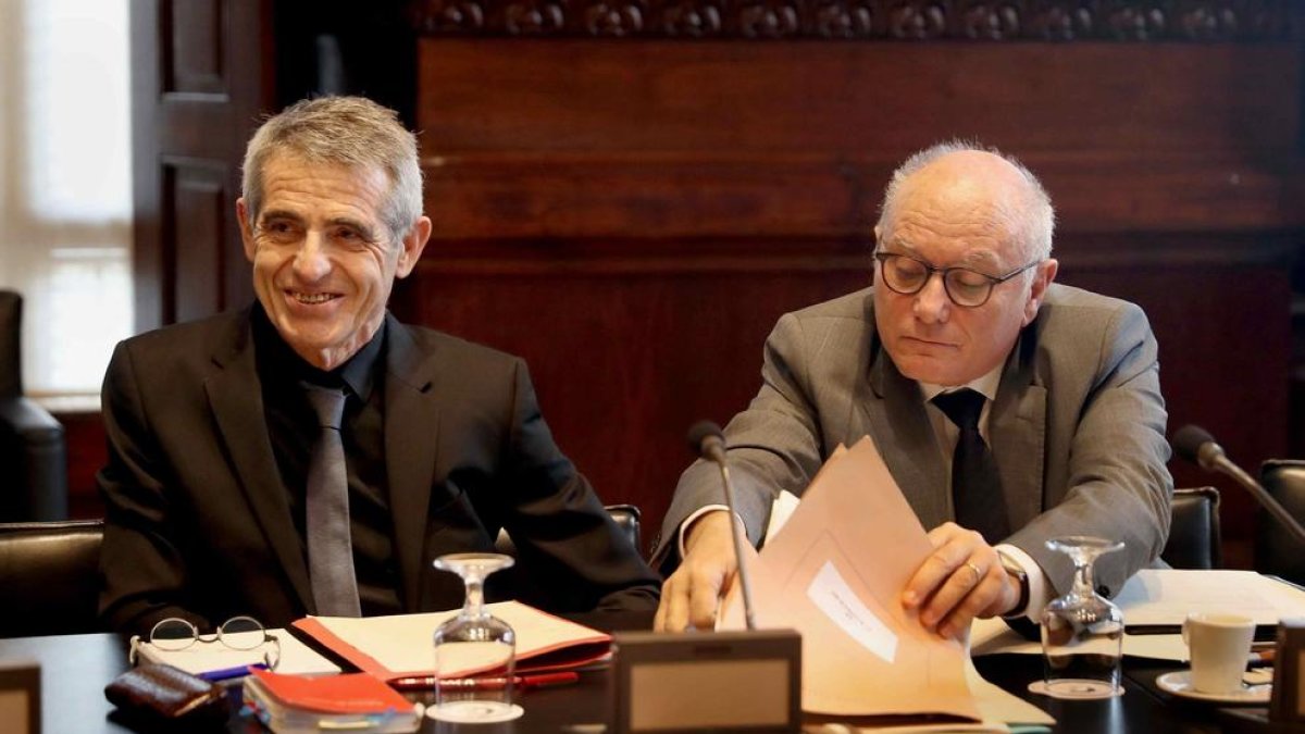 El informe de los letrados del Parlament sobre la investidura se retrasa