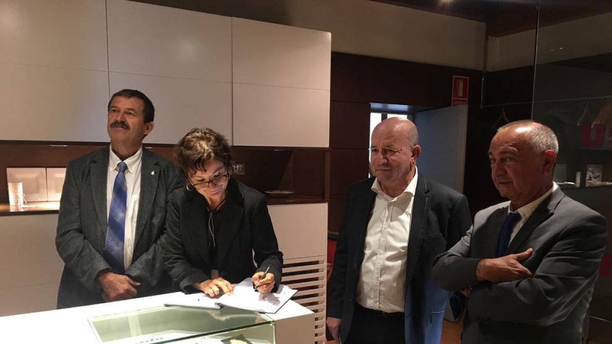 Demiguel visitó el Museo de la Val d’Aran y firmó el libro de honor